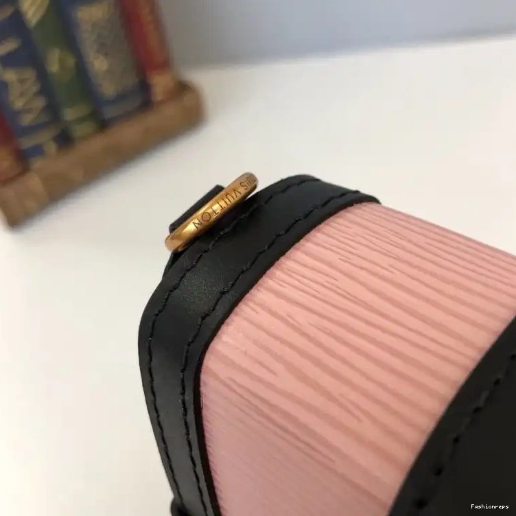 Fashionrepsfam ru LV Bags 19B57B0004 0525